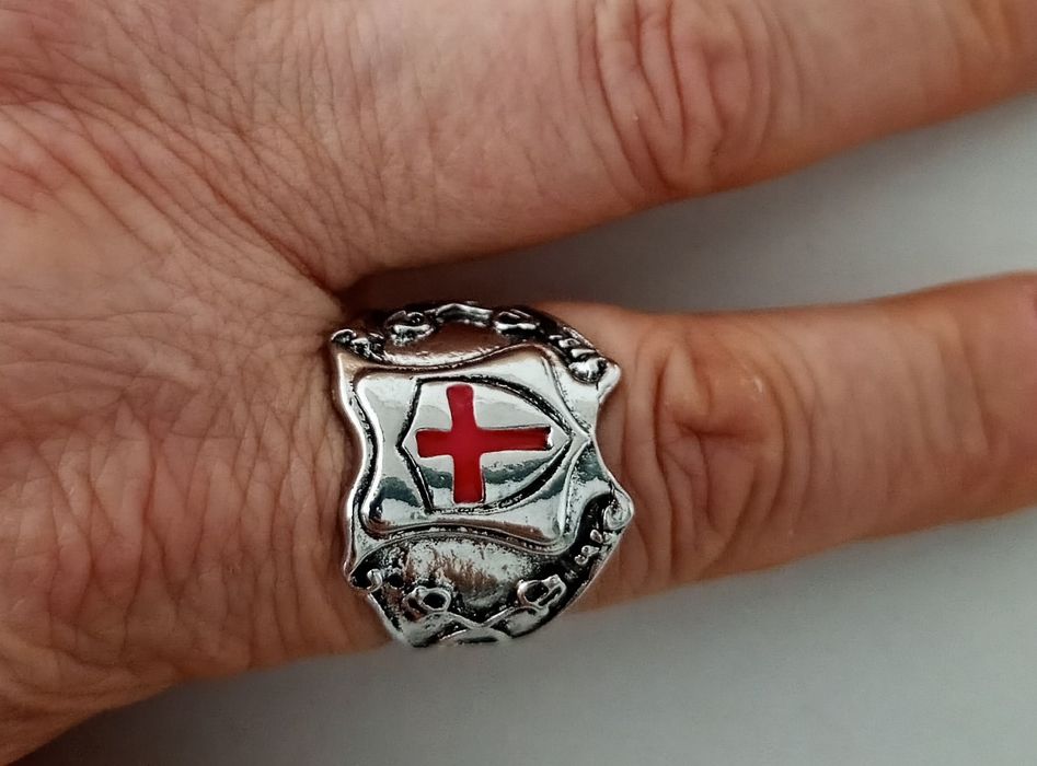 Sygnet męski nr 11 z krzyżem.