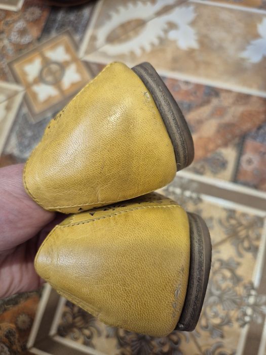 Шкіряні балетки Tamaris 41 розмір (устілка 26.5 см) жовті перфоровані