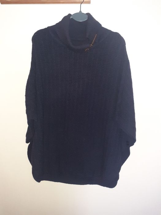 Blue or burgundy ponchos. Sfera. Size S