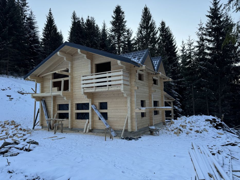 Будівництво деревʼяного будинку з профільованого бркса 20х20