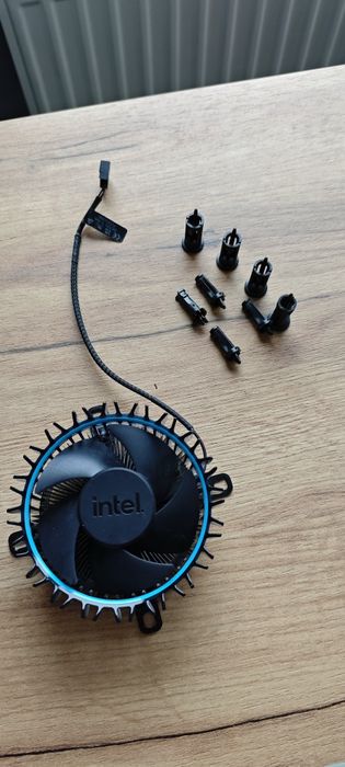 Intel M23901. 001 – oryginalny cooler LGA1700 do procesora