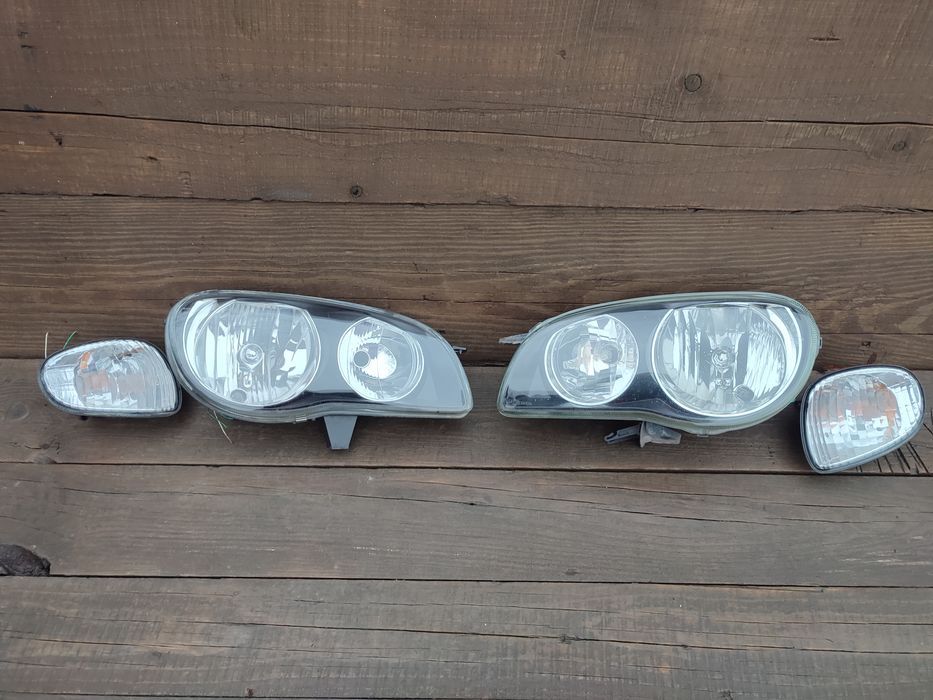 Toyota Corolla e11 ліфтбек фари фара права ліва Тойота королла