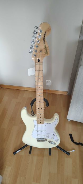 Fender Squier Afinity Strat MN OW