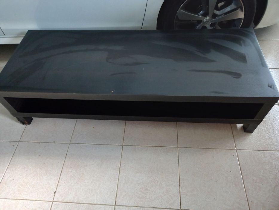 Móvel lacado em preto