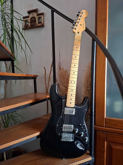 Fender Blacktop Stratocaster HH MIM + Case Rígido (Excelente Estado)