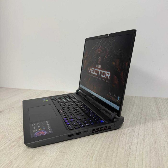 MSI Vector GP68 HX 12VH 144Hz i9-12900HX 16GB 1TB RTX 4080