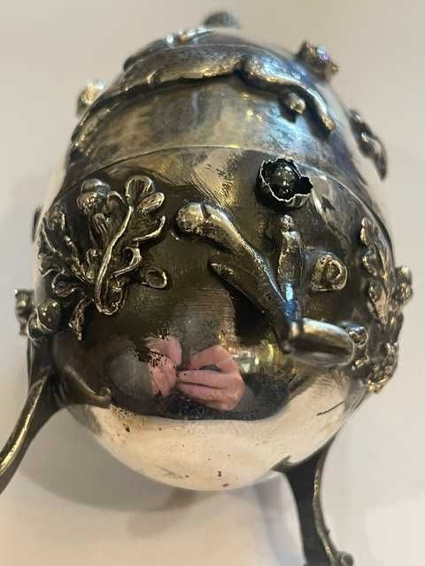 Carskie srebro - jajko myśliwskie z motywem zająca