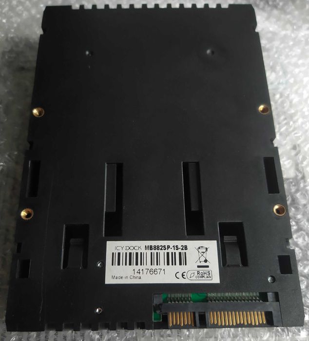 Перехідник ICY DOCK EZConvert 2.5" to 3.5" SATA HDD SSD MB882SP-1S-2B