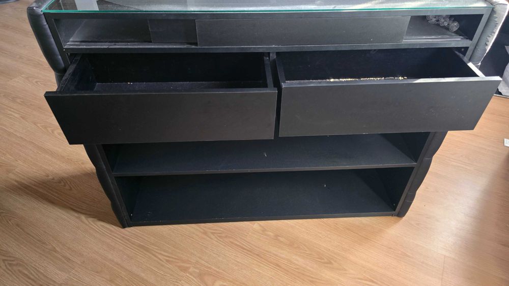 Sofa e movel capitonê para restauro