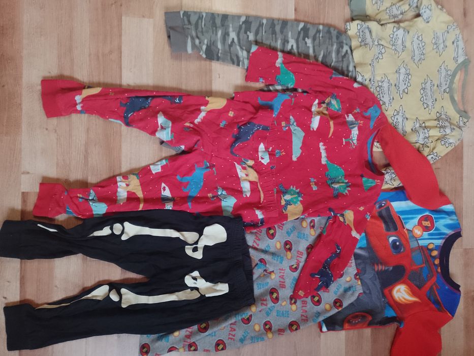 Zestaw piżam dla chłopca 98