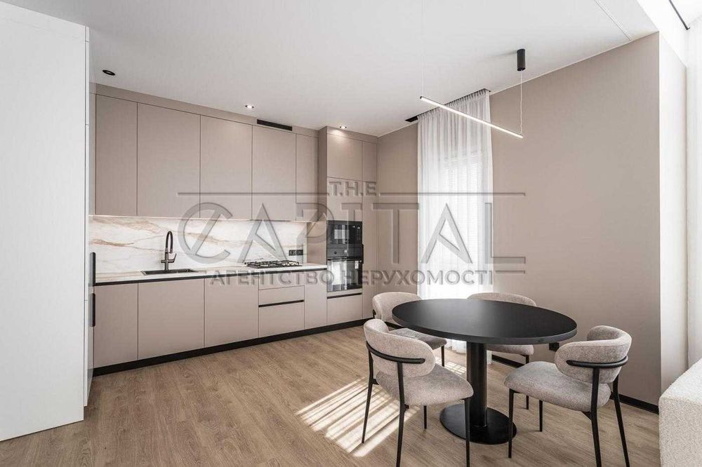 Продаж будинку в закритому КМ в селі Крюківщина Автономний з ремонтом