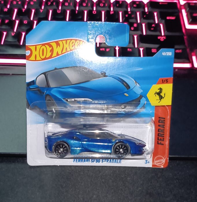 Hot weels Ferrari