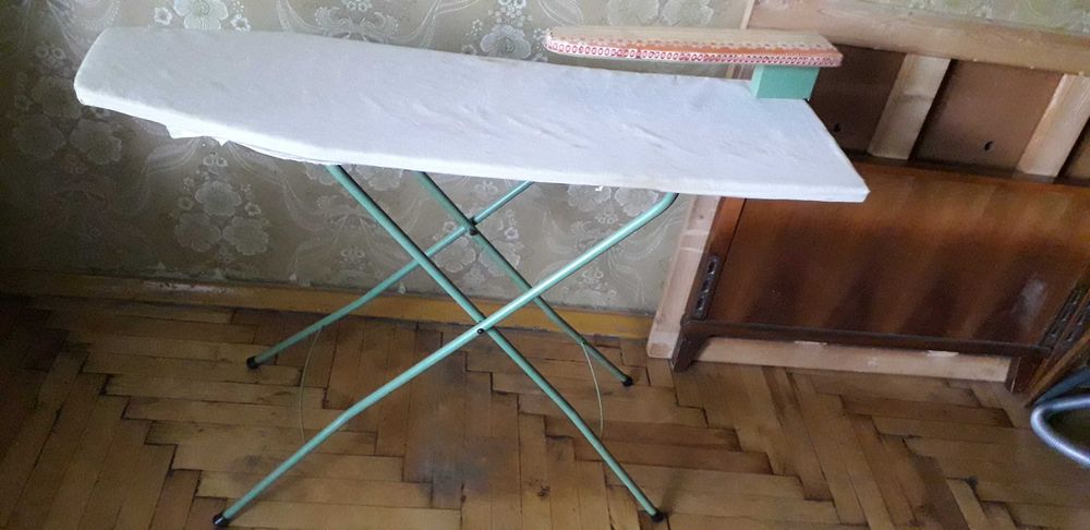 Утюг с терморегулятором СССР, гладильная доска