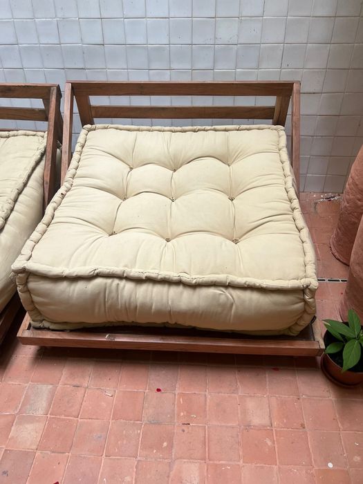 1x Lounger Espreguiçadeira de Jardim em Madeira de Teca com Almofada