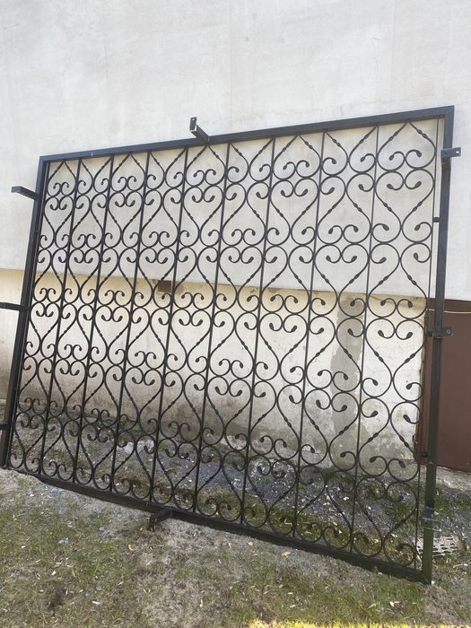 Kraty do okien lub drzwi