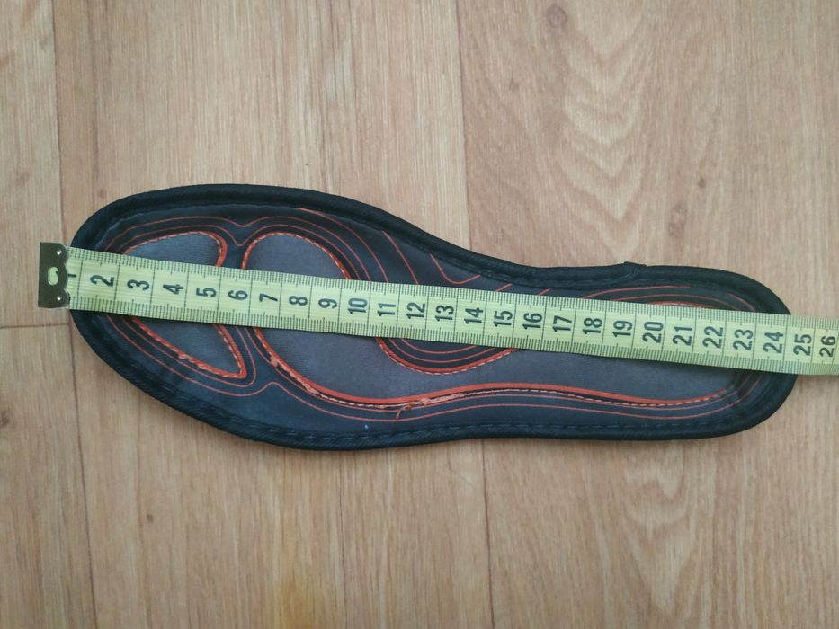 Кросівки Bona.   .