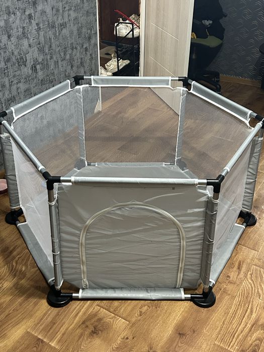 Продам манеж для собак