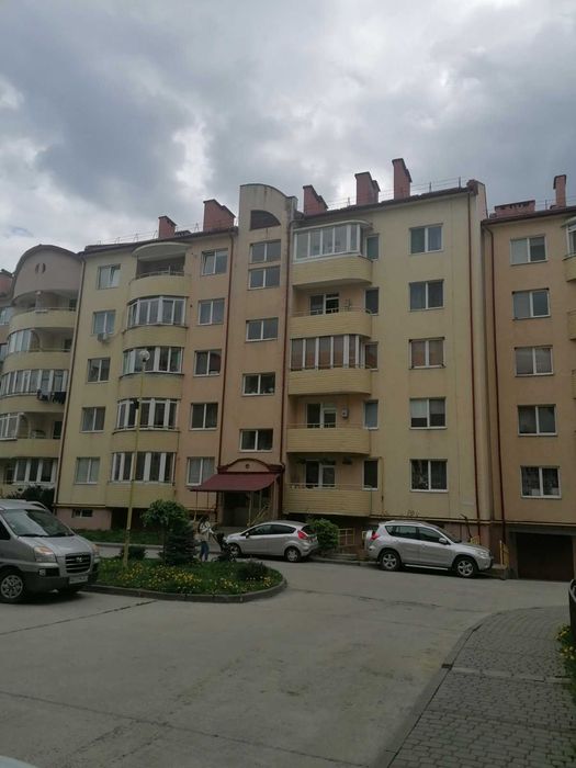 Продаж 4-к. дворівневої квартири (189,5м.кв.) + паркомісце у подарунок