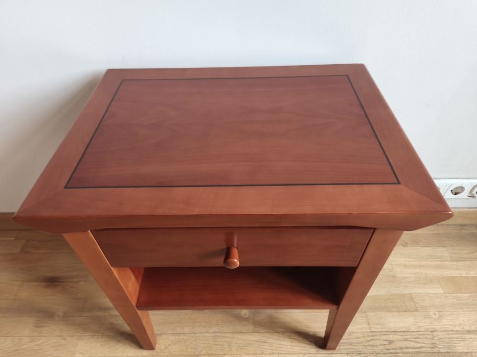 Прикроватна тумбочка, прикроватная тумбочка дерево