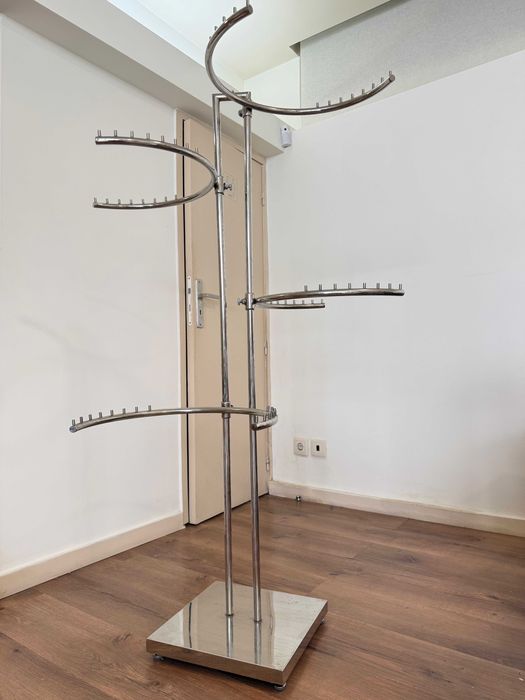 Expositor Profissional Cromado - 4 Braços Ajustáveis