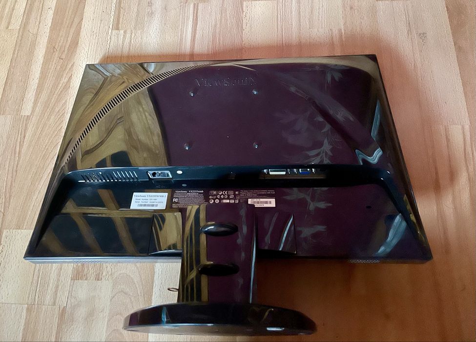 Монитор 22 дюйма в отличном состоянии