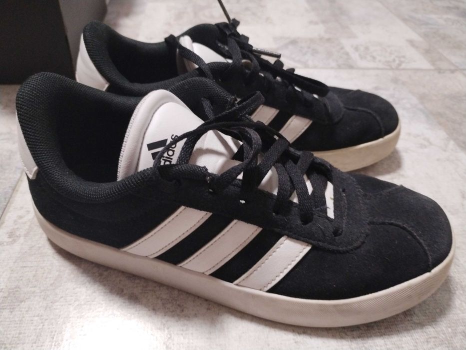 кросівки adidas оригінал