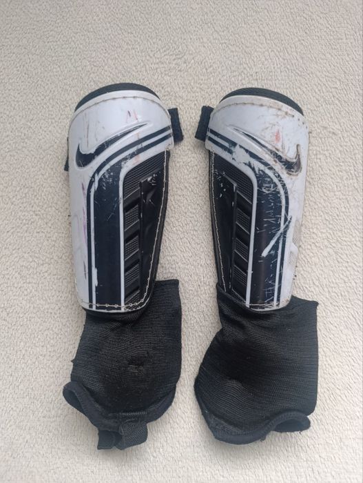 Футбольні щитки Nike дитячі