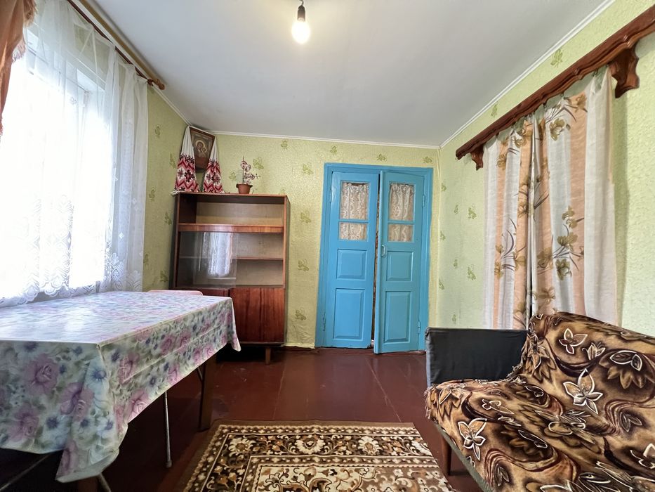 Будинок в селі Острів  поруч сосновий ліс та річка