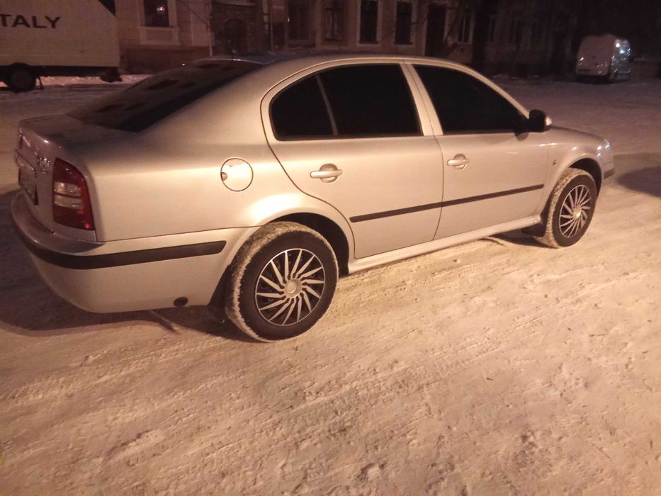 Продам Шкоду тур 1.6