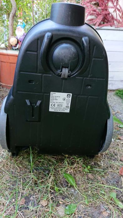 Odkurzacz Philips - bez workowy-900 W