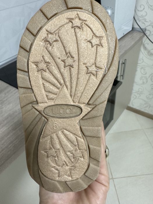 Продам новые Ugg