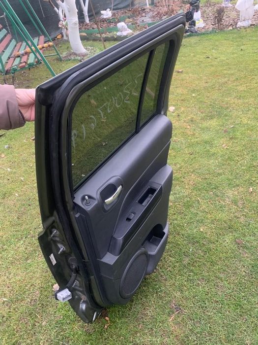Jeep Patriot пасажир задні  двері оригінал