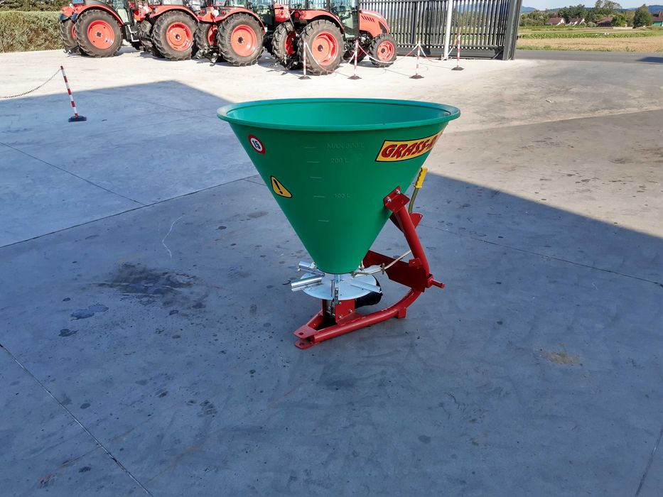 Rozsiewacz lejek 300 l - 400 l Polowy-Sadowniczy