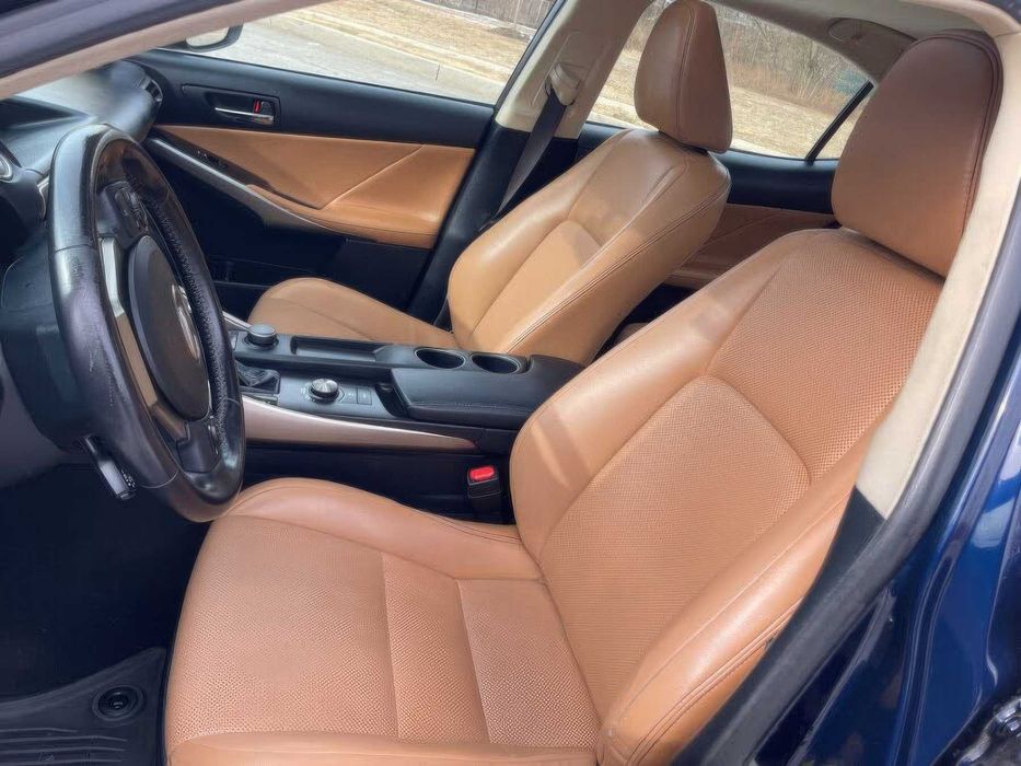 Lexus IS 250      2015