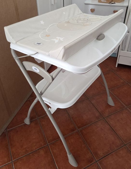 Banheira / troca fraldas bebé - Cam