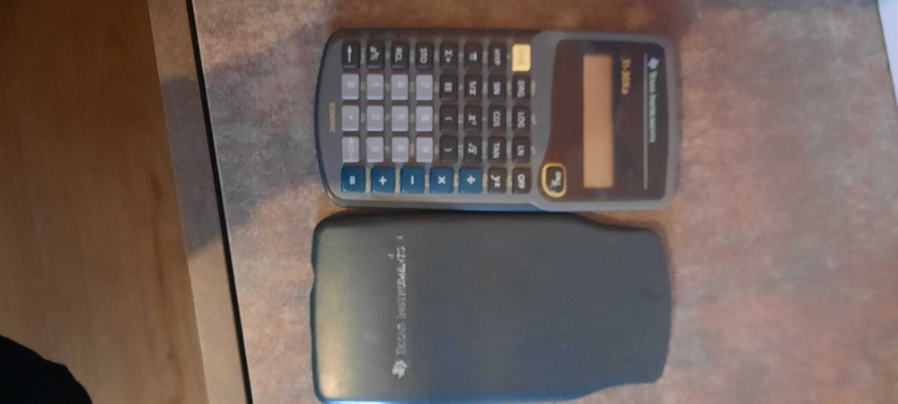 Vendo Calculadora Cientifia TEXAS INST. - MOD.TI-30Xa