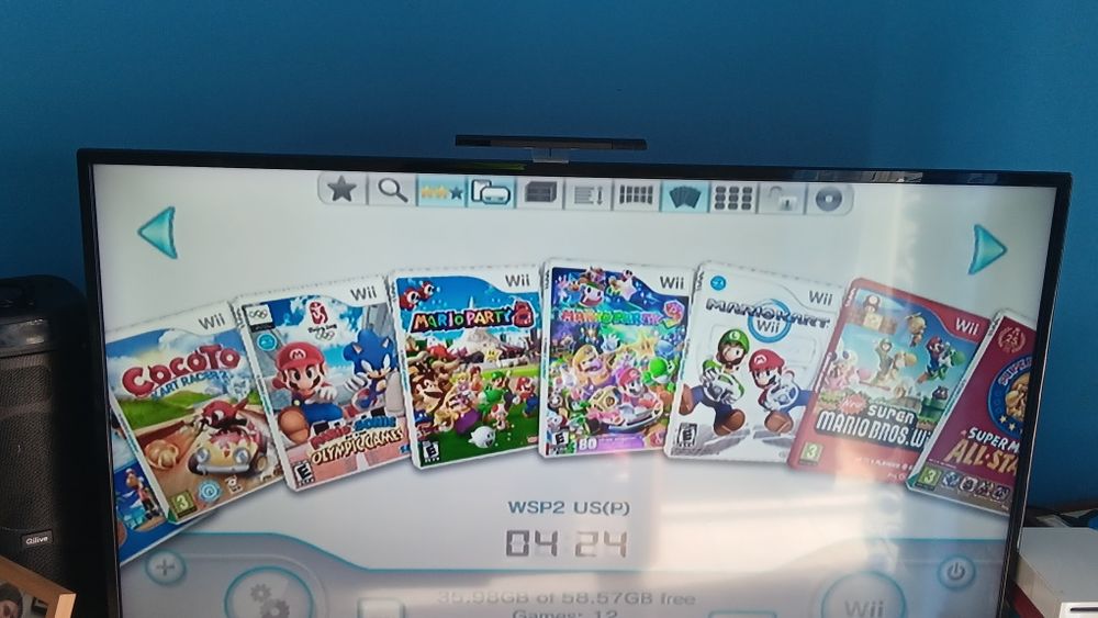 Consola Nintendo Wii Azul + 22 Jogos Nintendo + 900 jogos Emuladores