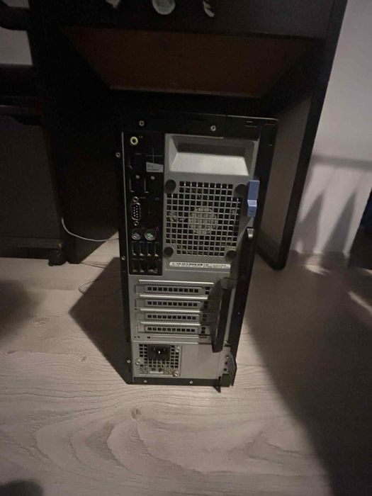 Komputer stacjonarny do nauki