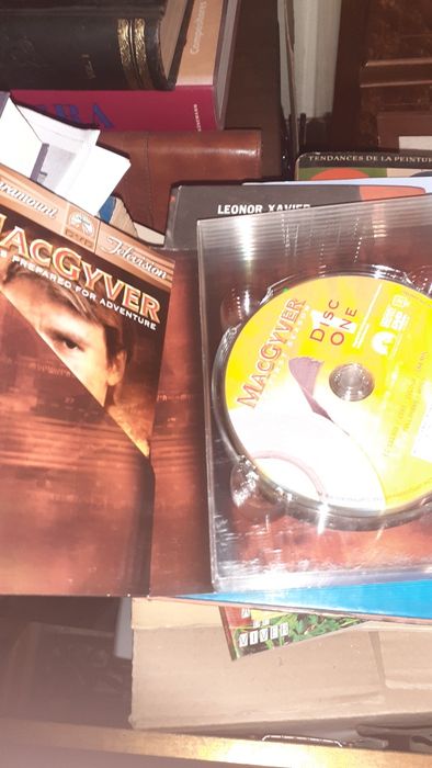 Caixa  Macgyver serie tv 6 dvds