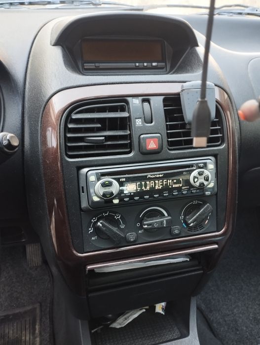 Mitsubishi carisma 1.9TD Nardi Torino 99 — photo 5