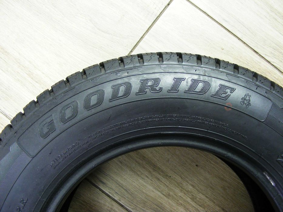 Зимова гума 205/70/15С -2 шт.Goodride SW612 .