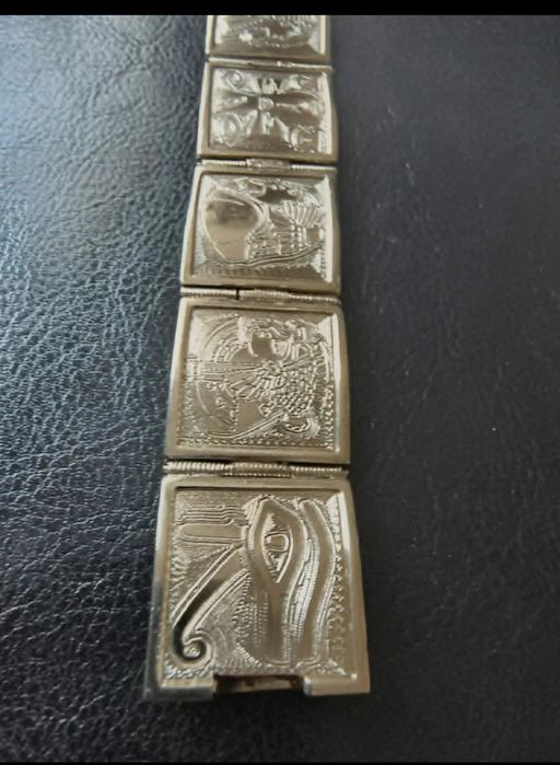 srebrna bransoletka panelowa w stylu egipskim (Egyptian Revival).