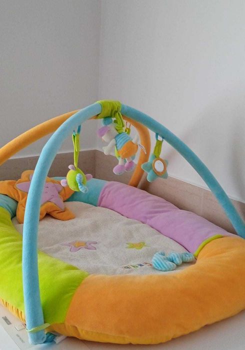 Tapete de actividades para bebé