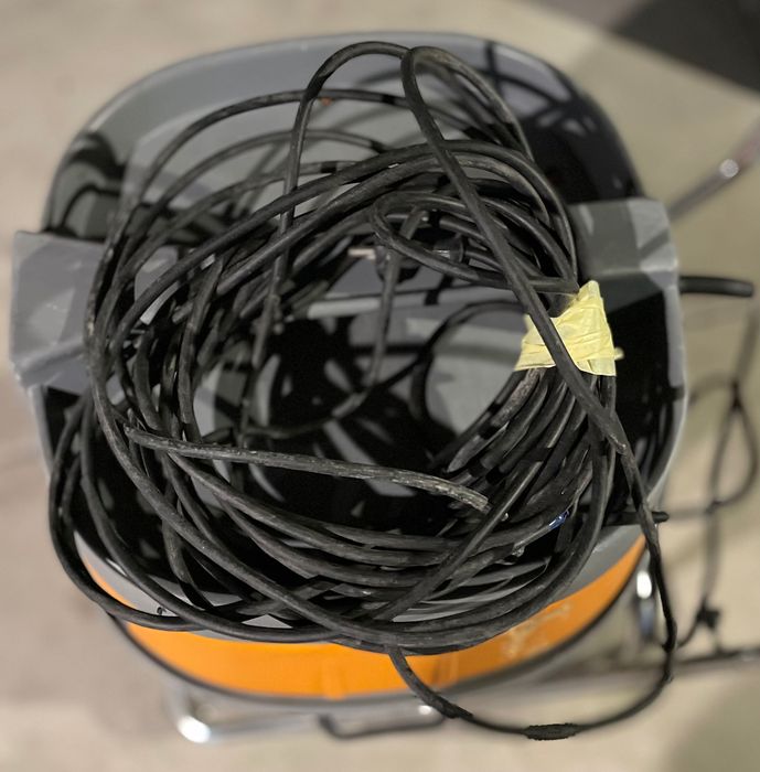 Продам профессиональный пылесос  Taski vacumat 44T