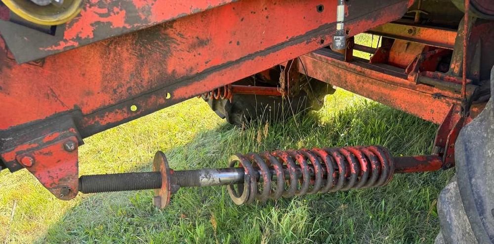 Siłownik podnoszenia heder kombajn Deutz Fahr M1300,1320 INNE