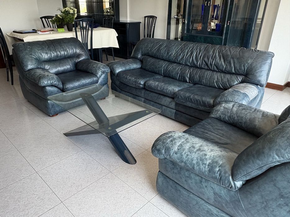 Conjunto de Sofás em Pele Azul Marinho (3 Lugares + 2 Poltronas) + Capas Incluídas
