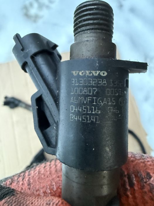 VOLVO XC60 XC70 S80 V70 S60 V40 V60 2.0 D3 2.4 D5 kpl WTRYSKI igła