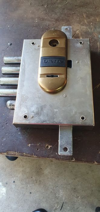 Dierre fechadura de alta segurança