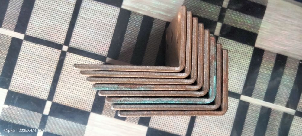 Уголок крепежный омедненный