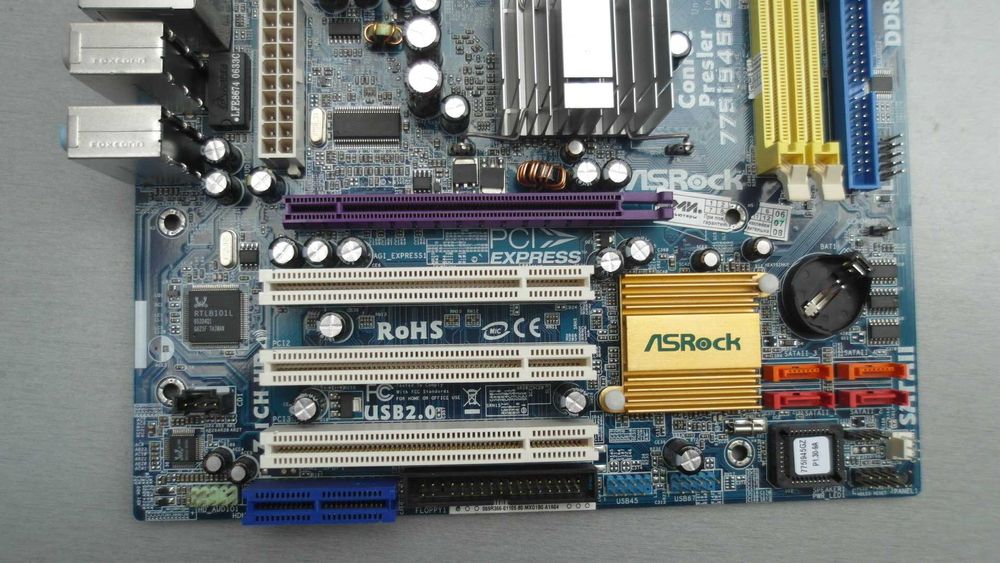 Материнская плата ASROCK